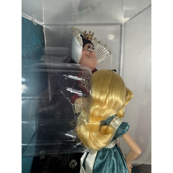 Disney Alice In Wonderland Queen Of Hearts Fairytale Designer Exclusive Doll Set - Picture 14 of 17